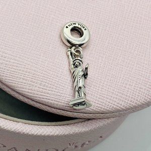 PANDORA New York Statue of Liberty Dangle